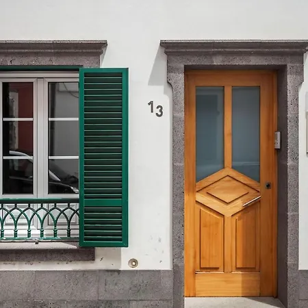 Calheta Downtown 3*